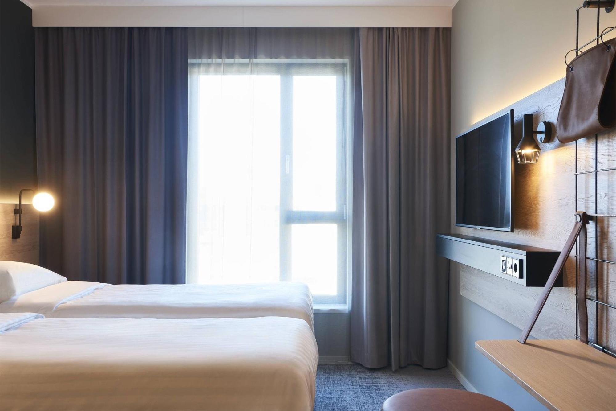 Moxy Birmingham Nec Hotel Бекенхил Екстериор снимка