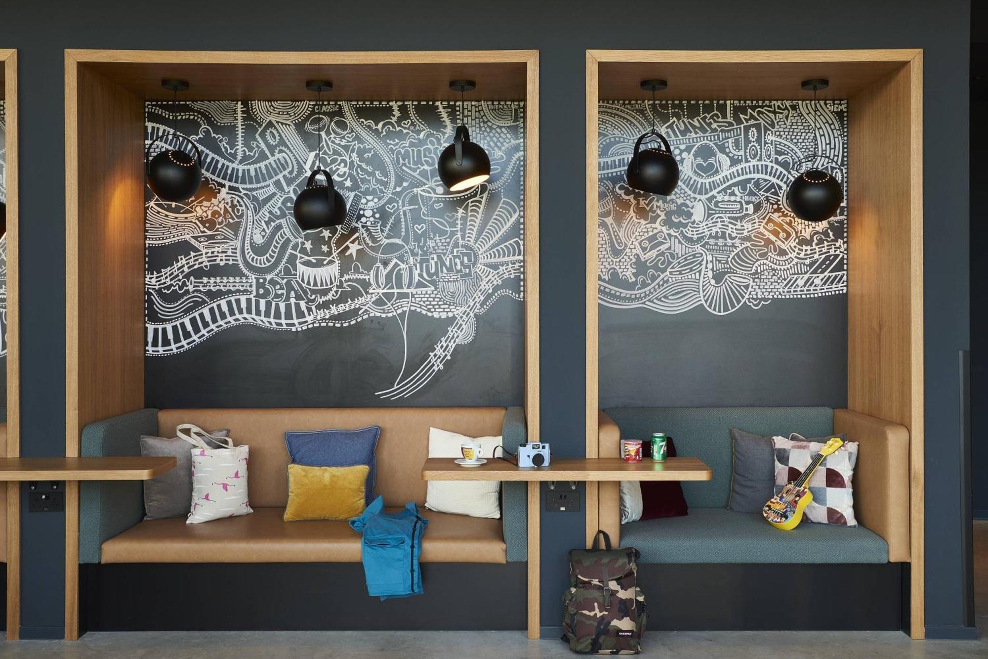 Moxy Birmingham Nec Hotel Бекенхил Екстериор снимка