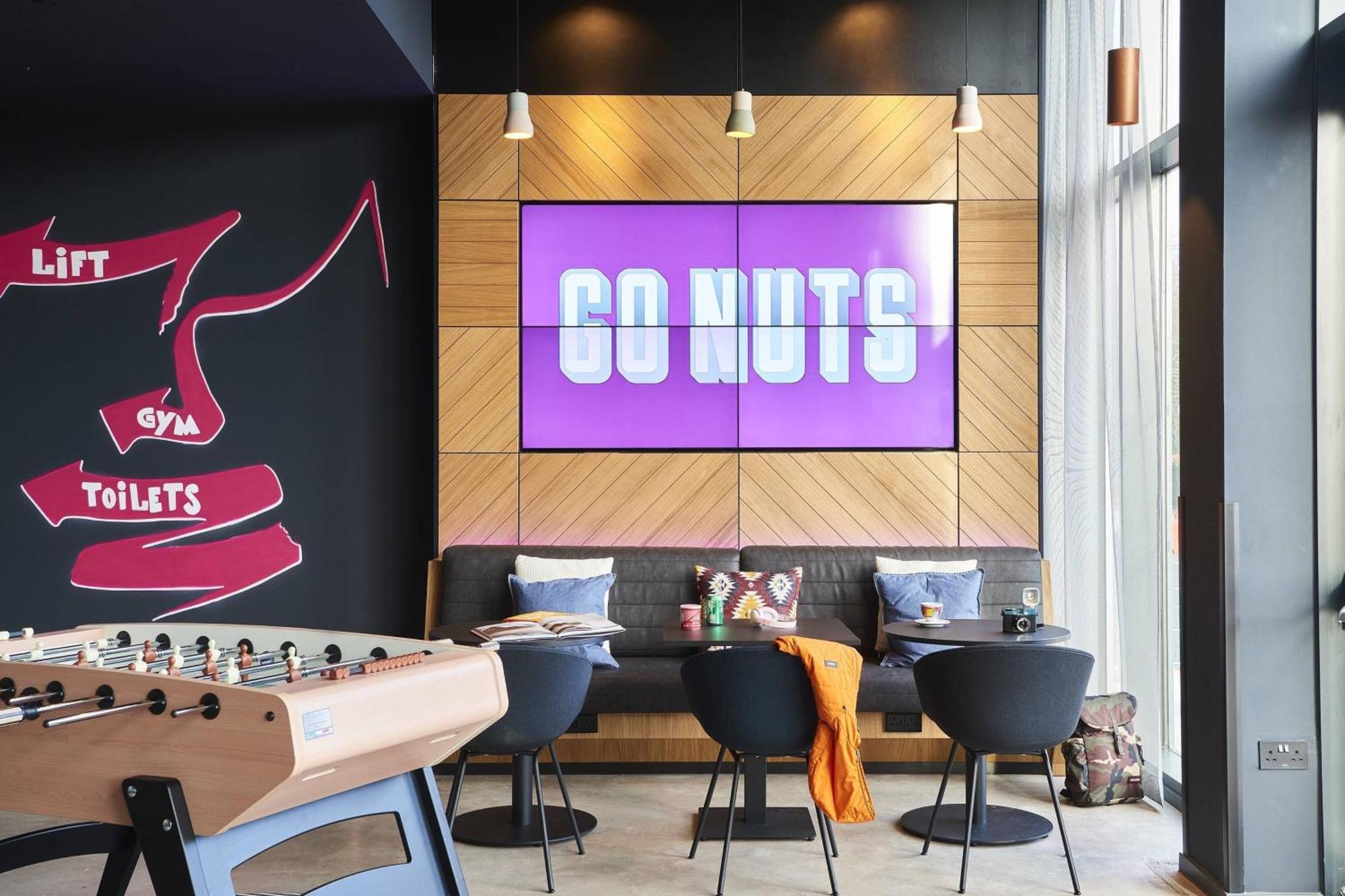 Moxy Birmingham Nec Hotel Бекенхил Екстериор снимка